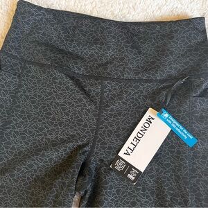 Mondetta Leggings Petal Print Performance Reflect Pockets Black Print Ankle L